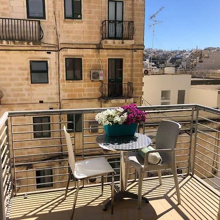 Well Located 2 Bedroom Flat In St.Julians San Ġiljan Exterior foto